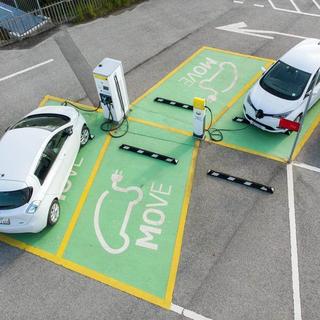 Le marché des voitures électriques a subi un coup de frein en 2024 en Suisse (image d'illustration). [Keystone]