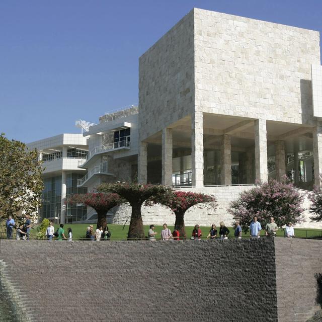 Vue du musée J. Paul Getty, dimanche 9 octobre 2005, à Los Angeles. [KEYSTONE/AP Photo - Ric Francis]