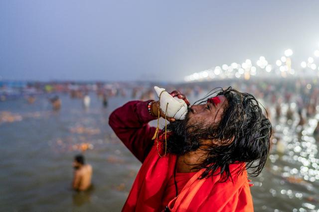 Certains sadhous (sages) ont marché pendant des semaines pour rallier le site. [Anadolu via AFP - Amarjeet Kumar Singh]