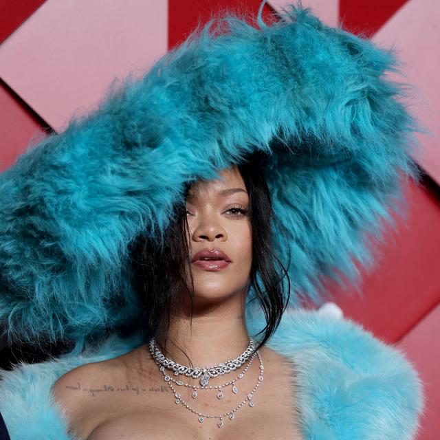 La chanteuse Rihanna sur le tapis rouge durant The Fashin Awards 2024, à Londres, le 2 décembre 2024. [Reuters - Hannah McKay]