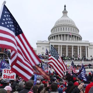 Il y a 4 ans, des manifestants pro-Trump prenait d'assaut le Capitole de Washington pour d'opposer aux résultats de la présidentielle. [EPA / Keystone - MICHAEL REYNOLDS]