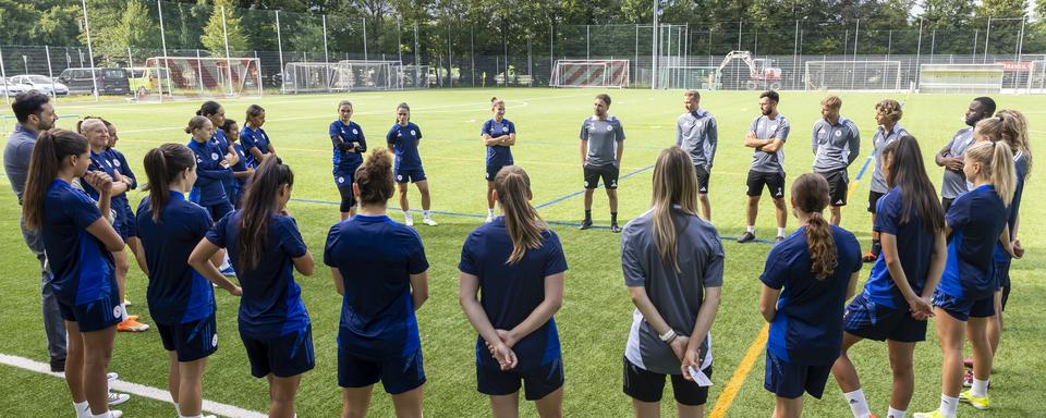 L'équipe du Servette FC Chênois féminin à l'entraînement. [Keystone - Salvatore Di Nolfi]