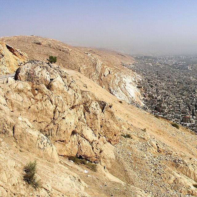 Le Mont Qassioun. [Wikicommons/ CC-BY-SA-4.0 - JYB Devot]