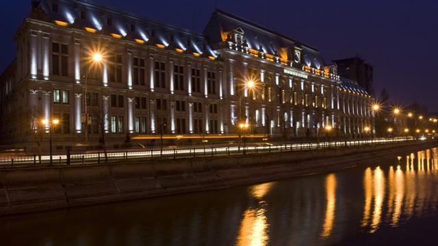 Bucarest by night. [tudor stanica/fotolia]