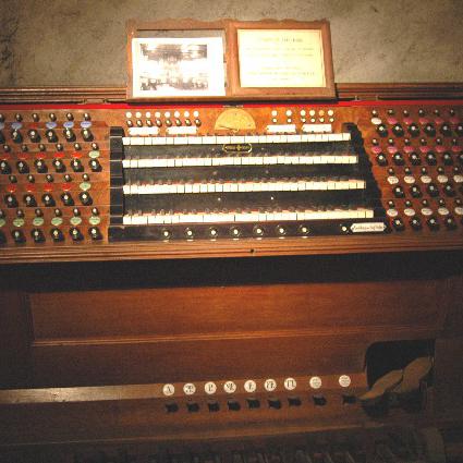 Musée suisse de l'orgue, Roche: orgue du Temple du Bas, Neuchâtel [Isabelle Watson]