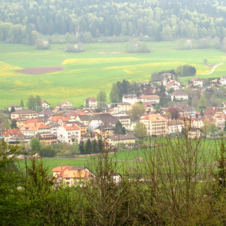 Le village de Travers, dans le Val du même nom. [flickr.com - Brian Trammell]