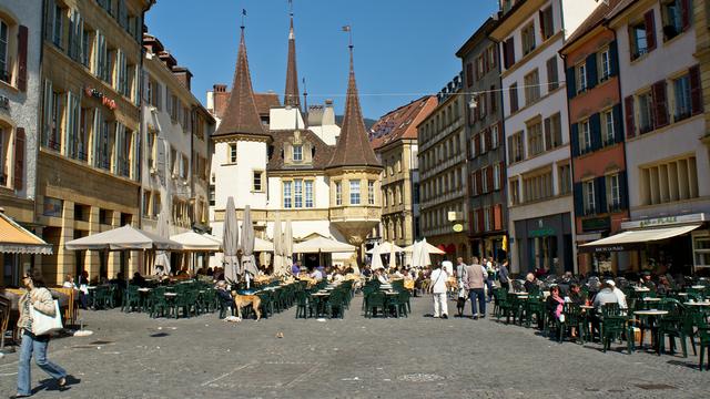 Place des Halles, à Neuchâtel. [flickr.com - davidpc]