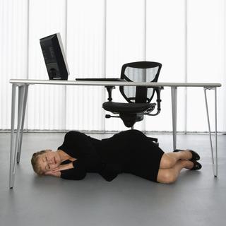 Pour pouvoir faire la sieste au travail, il faut avoir un endroit adapté. [iofoto]