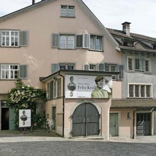 Le Musée Strauhof, à Zurich, consacre du 16 mars au 4 septembre 2011 une exposition à Max Frisch. Quid de la Romandie?