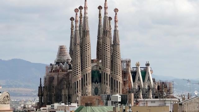 La Sagrada Família en 2009. La tour de la Vierge en travaux. [Wikimédia - Bernard Gagnon]