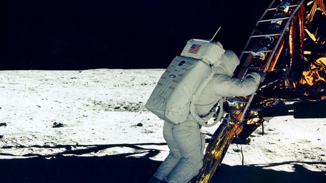 Aldrin sort du module LM le 20.07.1969. [NASA]