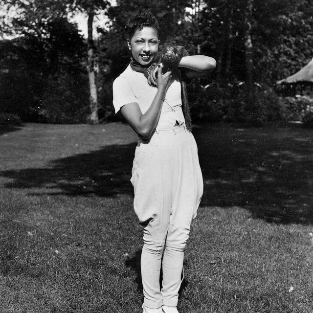 Joséphine Baker en 1945. [Roger Viollet/Harlingue]