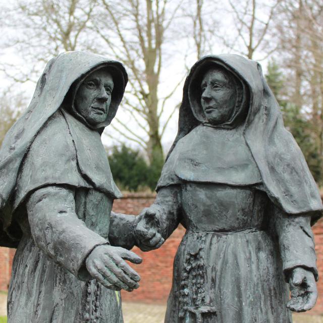 Statue de beguines à Diest. [Bernard Litzler]