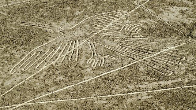 Un condor gravé dans la roche à Nazca. [Photononstop / AFP - Charlie Abad]