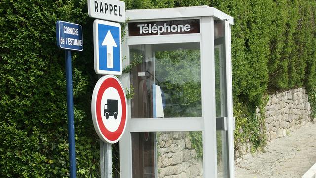 Les cabines téléphoniques ne sont pas mortes. [Photocomptoir]