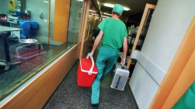 La Suisse est en queue de peloton dans le domaine du don d'organes. [Gaëtan Bally]