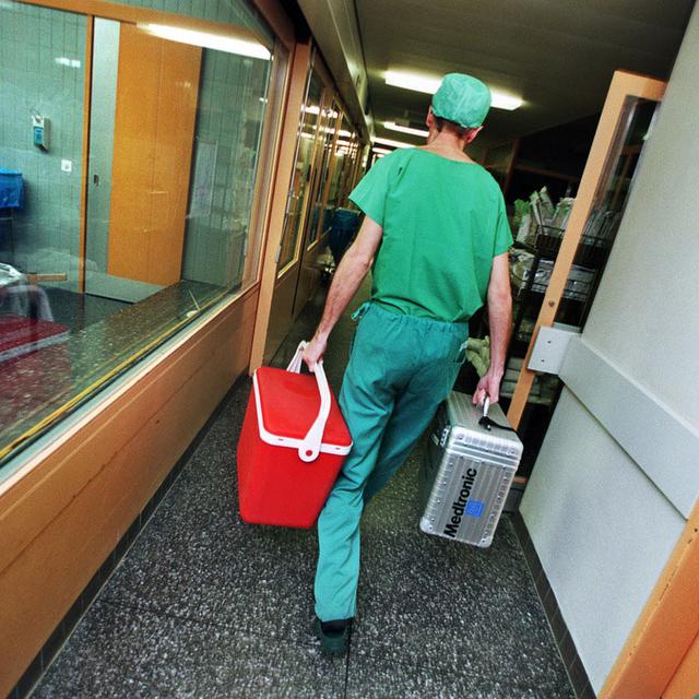 La Suisse est en queue de peloton dans le domaine du don d'organes. [Gaëtan Bally]