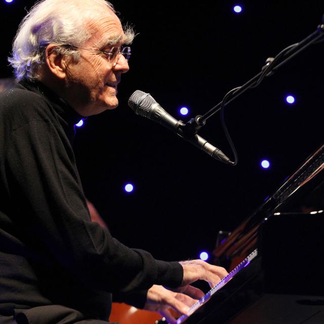 Michel Legrand sur la scène de "Jazz in Aiacciu", le 27 juin 2012. [Pascal Pochard-Casabianca]