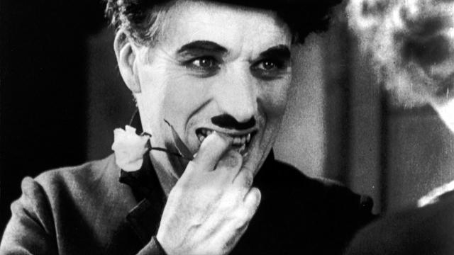Charlie Chaplin dans "Les lumières de la ville".