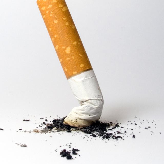 On achète moins de cigarettes en Suisse, ce qui ne signifie pas que la consommation de tabac diminue. [NatUlrich]