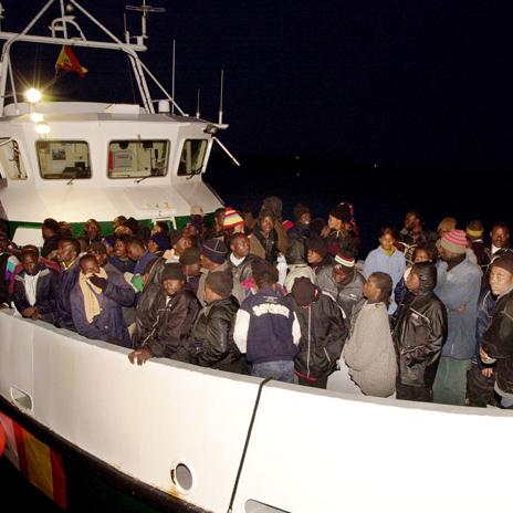 Bateau d'émigrants venant d'Afrique et du Maghreb arrêtés par les garde-côtes espagnols.