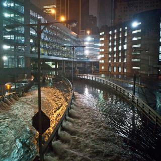 L'eau envahit l'entrée du Carey Tunnel, lors du passage de l'ouragan Sandy sur New York, le 29 octobre 2012. [Getty Images / AFP - Andrew Burton]