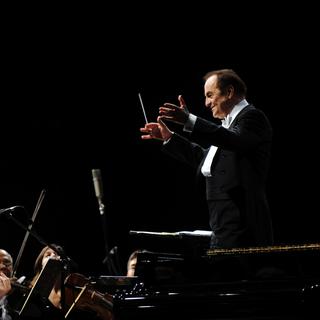 Le grand chef d’orchestre suisse Charles Dutoit. [Imaginechina / AFP - jhphoto]