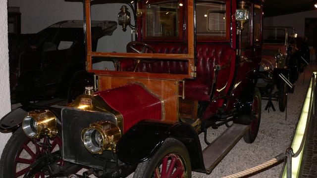 Modèle Pic-Pic 1911, usine automobile genevoise disparue en 1924, exposée au Musée Gianadda de Martigny. [CC BY SA (Wikipédia) - Rama]