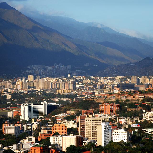 Vue sur Caracas et de ses montagnes. [irabassi]