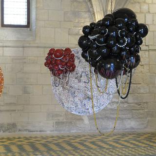 Emmanuelle Villard est une des artistes présentées à artgenève. En photo, "Les Filles du Calvaire", vue d’exposition à l’Abbaye de Maubuisson, France, 2011. [DR/artgeneve13.ch]