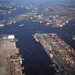 Vue aérienne du port de Rotterdam. [Leemage/AFP - Luisa Ricciarini]
