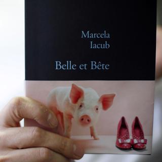 Le livre "Belle et Bête" de Marcela Iacub crée la polémique. [Kenzo Tribouillard]
