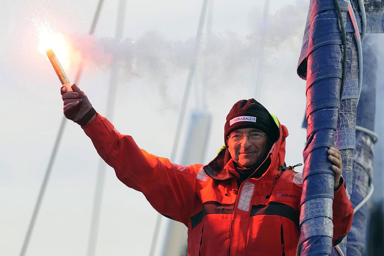 Dominique Wavre à son arrivée aux Sables d'Olonnes le 8 février 2013, au terme de la 7e édition du Vendée Globe. [Jean-Sébastien Evrard]