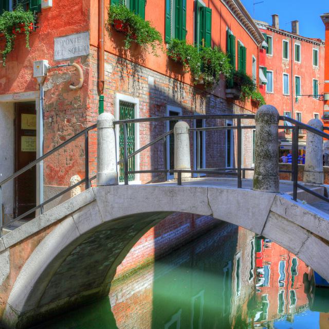 Venise et ses ponts, tout le charme de la Sérénissime. [Alexander]