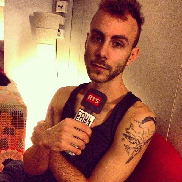 Asaf Avidan à l'interview pour Couleur 3. [Benjamin Luis]