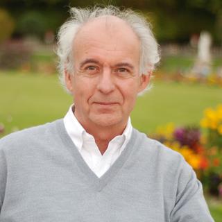 Portrait du philosophe, journaliste et chercheur francais Roger-Pol Droit. [Leemage/AFP - Palluau]