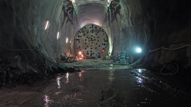 Percement du tunnel de base du Gothard à Sedrun. [alptransit.ch]