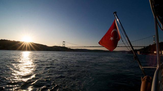 Une traversée en bateau sur le Bosphore au soleil couchant. [Mathieu Chevrier]