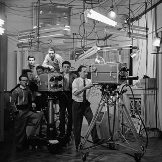 L'équipe du petit studio de Mon Repos, en 1954. [RTS Archives - Jacques Margot]