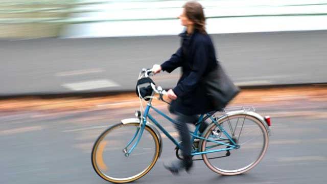 Le vélo, de plus en plus présent dans nos villes, une autre manière de se déplacer. [alex]