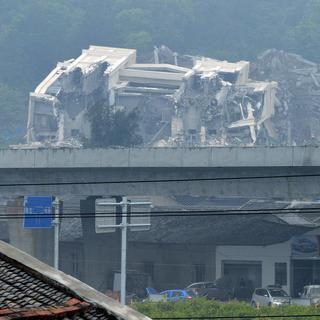 Une église chrétienne est détruite à Oubei, près de Wenzhou, le 30 avril 2014. [Mark Ralston]