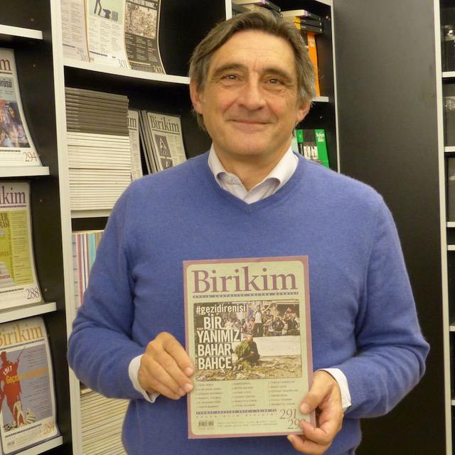 Politologue renommé, Ahmet Insel a sa propre maison d’édition et un magazine d’analyse politique. Au-delà de la tension islam-laïcité, il interroge le caractère autoritaire de l’Etat turc. [Aline Jaccottet]