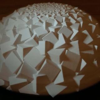 Une capture de la vidéo "Fibonacci Zoetrope Sculptures". [Pier 9]