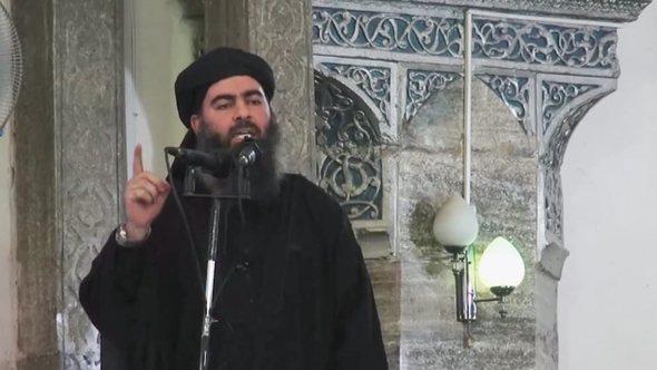 En juin 2014, à Mossoul, le chef de Daech Abou Bakr al-Baghdadi a proclamé un nouveau califat, 90 ans après son abolition par Atatürk.