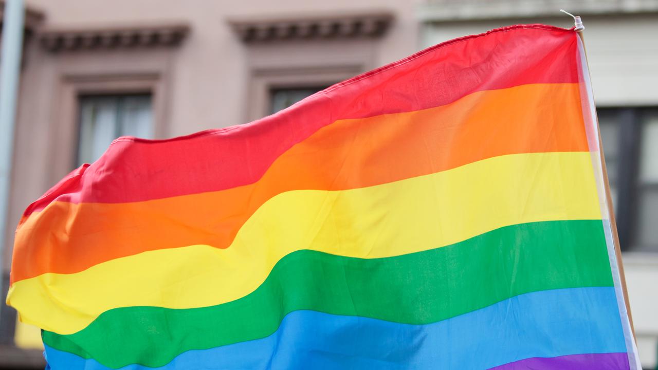 Le drapeau arc-en-ciel est un des emblèmes de la communauté lesbienne, gay, bi et trans (LGBT). [Fotolia - rdstockphoto]