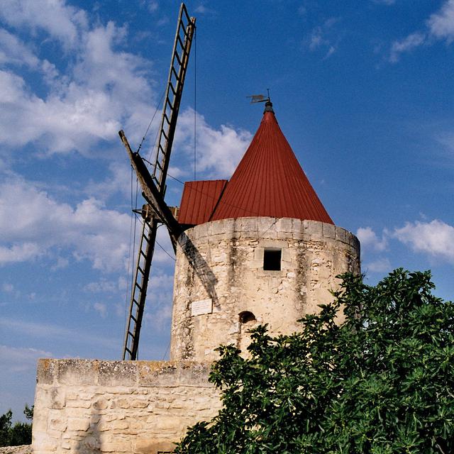 Le moulin dit d'Alphonse Daudet, à Fontvieille. [Wikipédia]