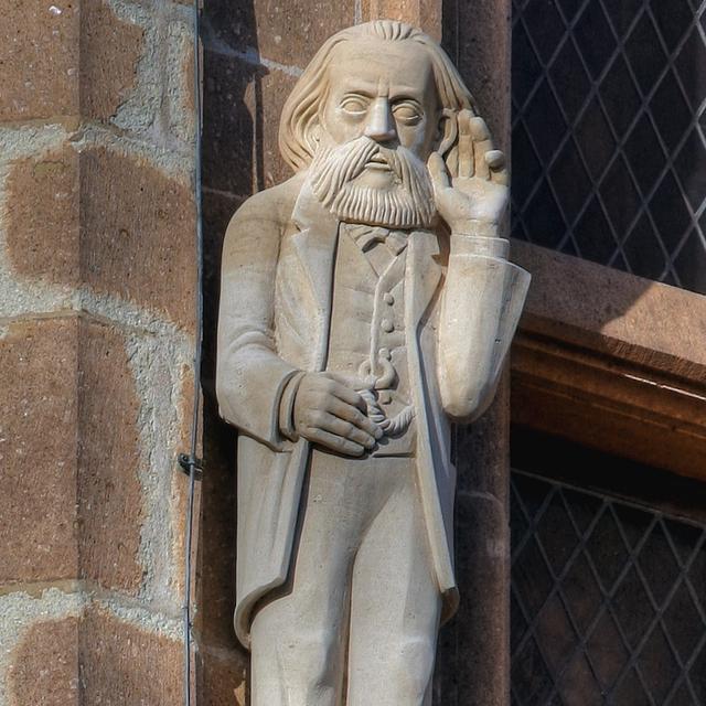 Statue de Max Bruch sur la tour de l’Hôtel de Ville de Cologne [wikipedia]
