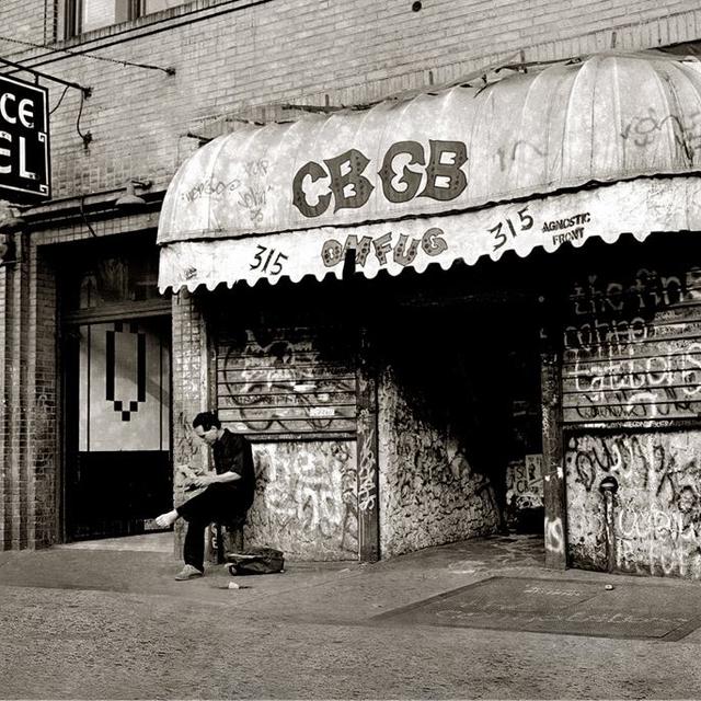 L'entrée du CBGB. [facebook.com/CBGB-OMFUG]