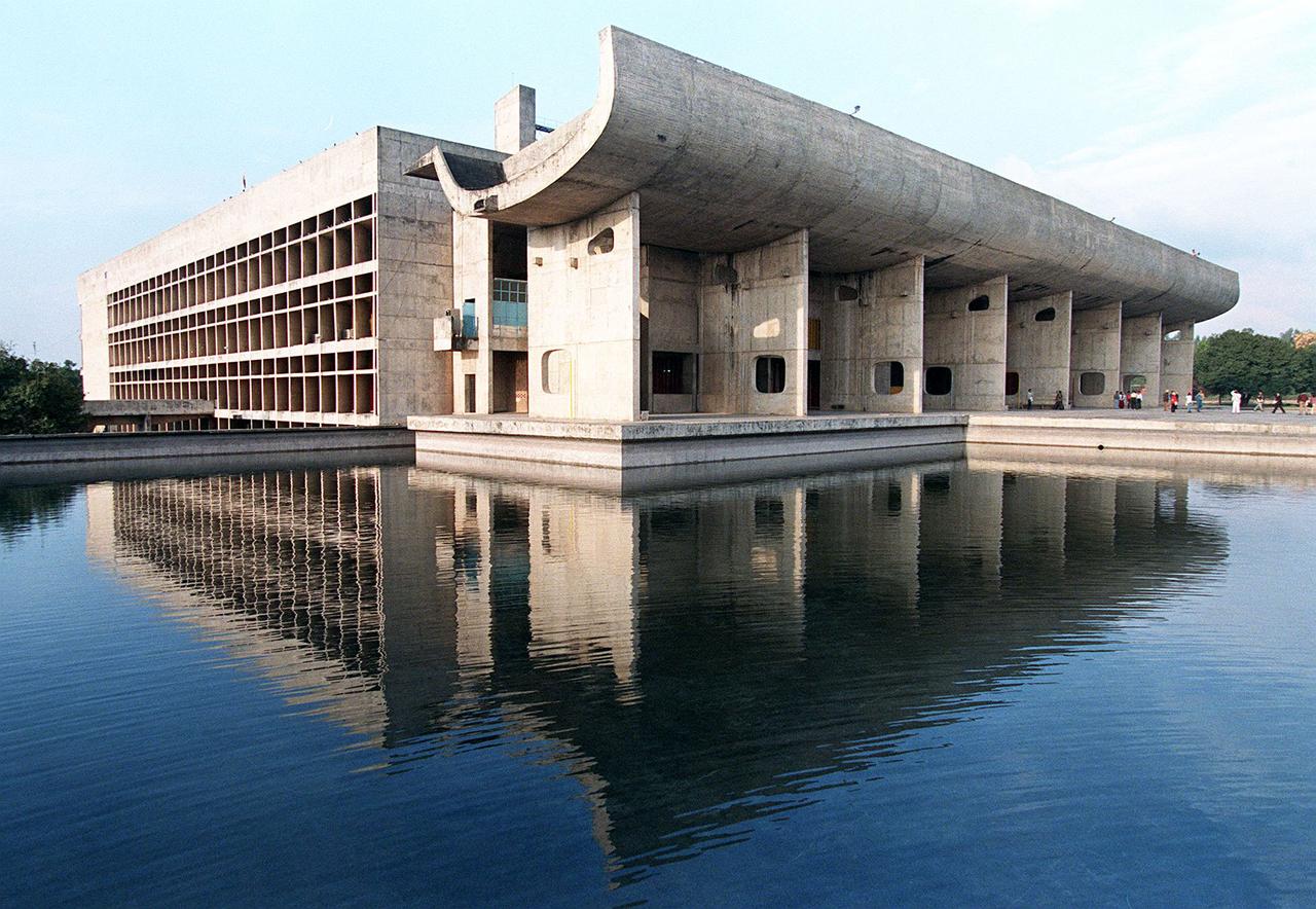 Le Palais des Assemblées de Chandigarh créé par Le Corbusier. [AFP - John MacDougall]