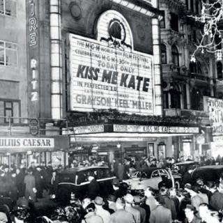 "Kiss me Kate" de Cole Porter à Broadway en 1948. [Dossier de presse: https://galpon.ch/v2/wp-content/uploads/2017/09/Dossier_de_presse_Kiss_me_Kate_20170911_WEB.pdf]